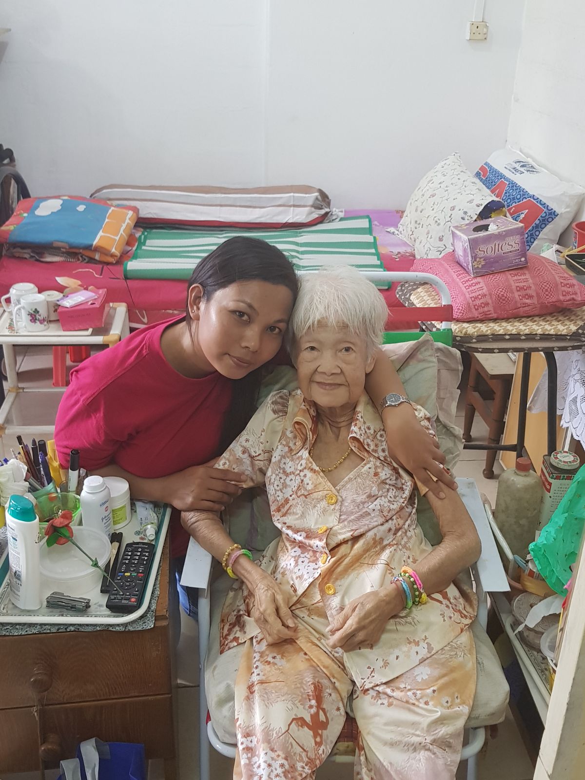 Indo helper who can speak good english with pretty grandma